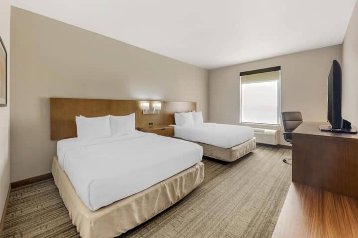 Room 4 of 36