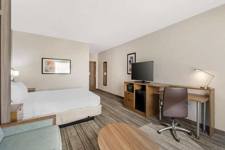 Room 12 of 36