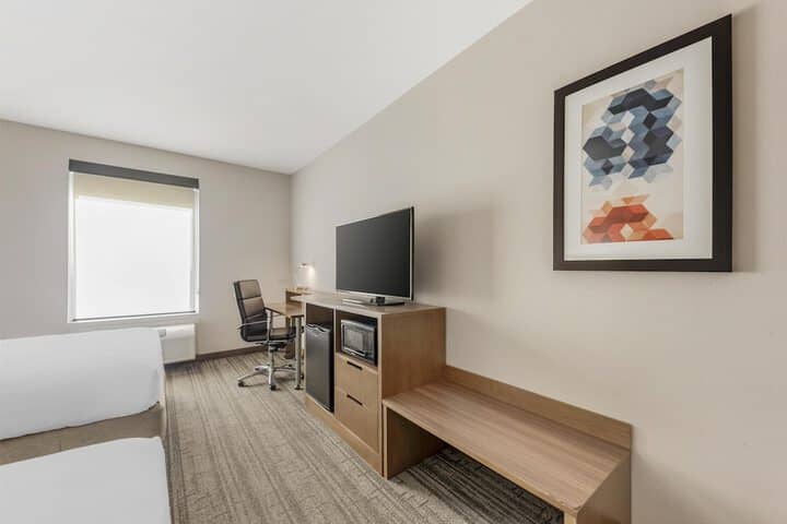 Room 5 of 36