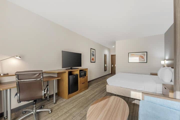Room 10 of 36