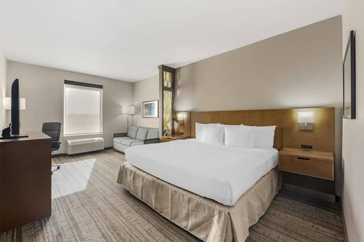 Room 14 of 36
