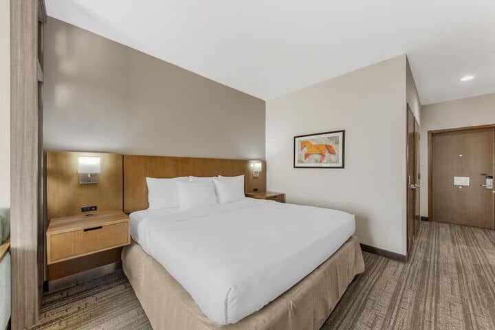 Room 13 of 36